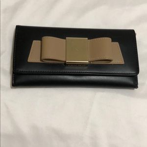 Ivanka Trump wallet